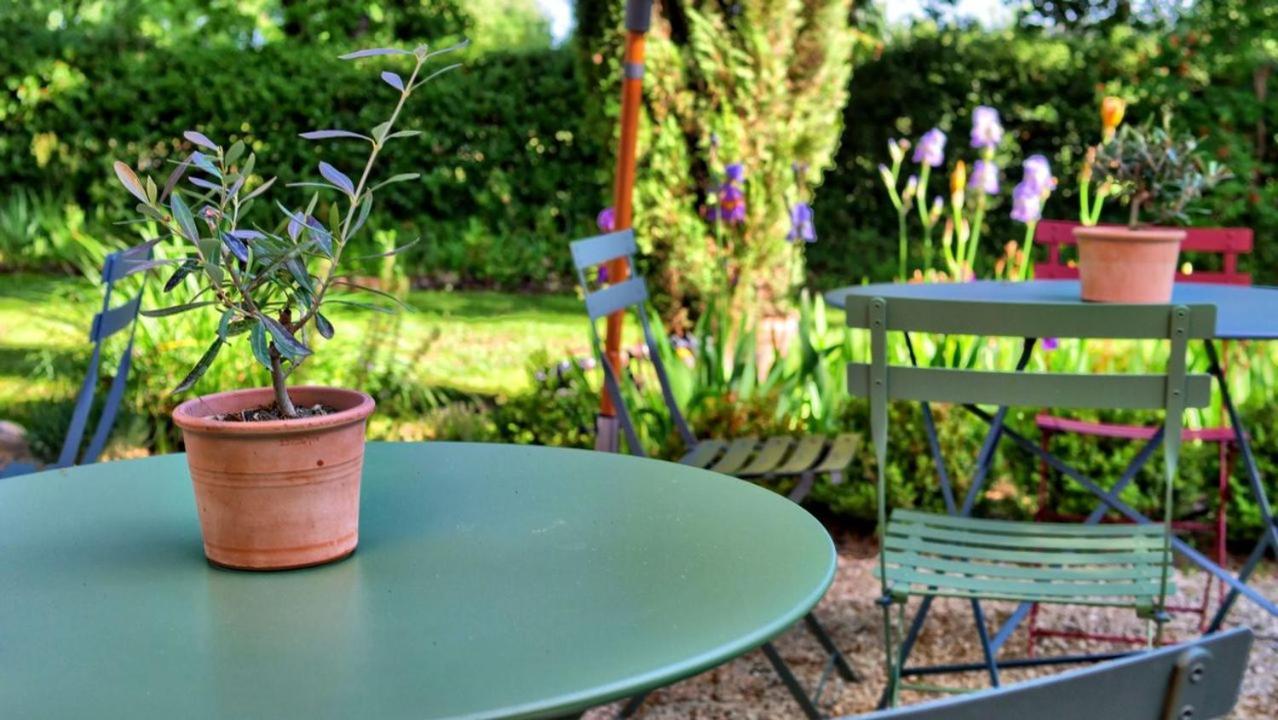 La Bastide Des Grands Chenes Bed and Breakfast Lambesc Exteriör bild