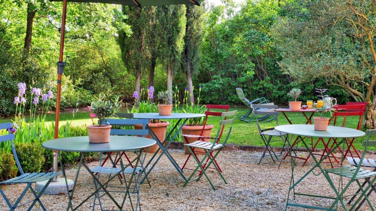 La Bastide Des Grands Chenes Bed and Breakfast Lambesc Exteriör bild